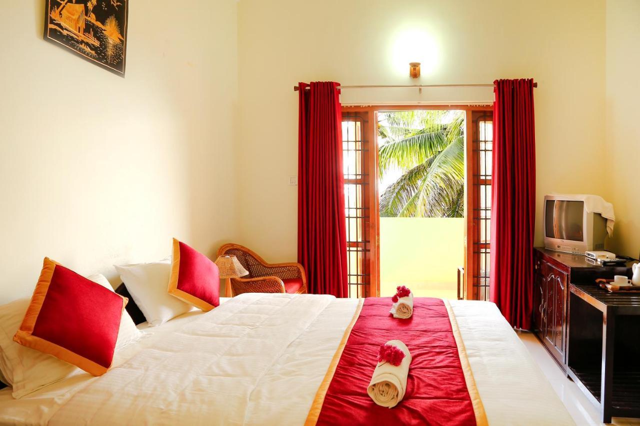 La Exotica Hotel Varkala Exterior photo