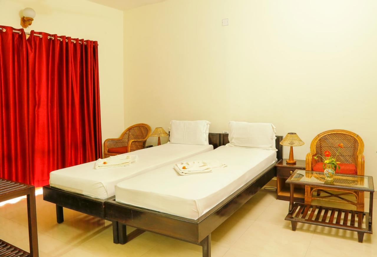 La Exotica Hotel Varkala Exterior photo